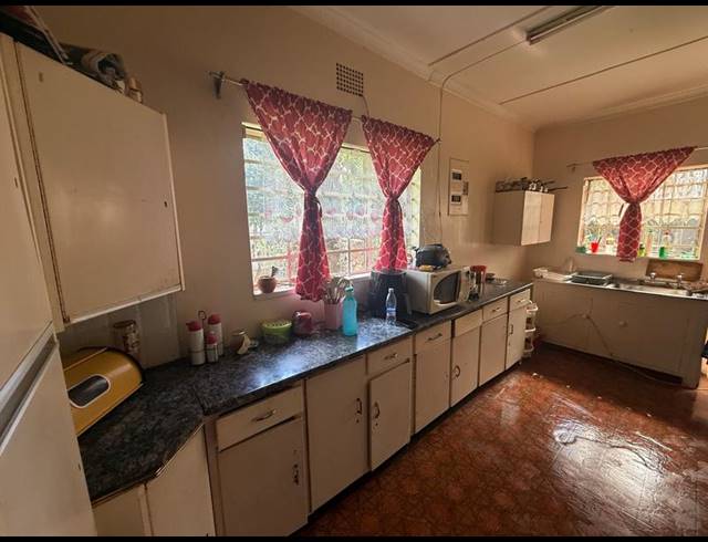 8 BEDROOM HOUSE FOR SALE IN VANDERBIJLPARK CW 5